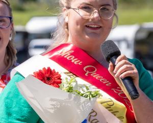 'Otago Daily Times' reporter Evelyn Thorn gives her acceptance speech after being crowned South...
