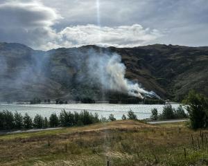 The fire on Fruitgrowers Rd near the Clyde Dam. Photo: Murray Stirling
