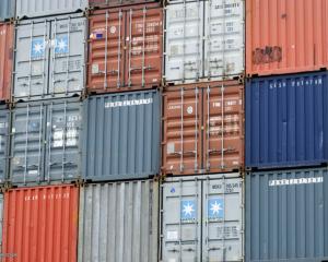 shipping_containers_at_clyde_jpg_52155cea8e.jpg