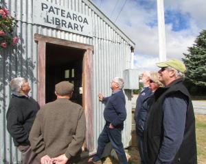West Otago tourists David Roberts, Peter McPherson, George Redditt, Dave Adams, Diane Bell and...