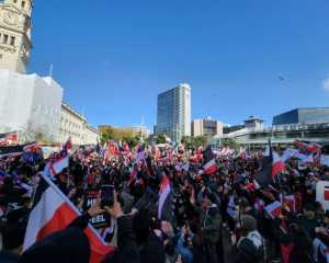 A crowd of more than 1000 has gathered in Aotea Square, Auckland. Photo: RNZ