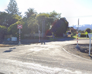 The level crossing on Mcleavey Rd, Ohau, near where the incident took place. Photo: Google Maps 