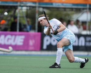 Blair Tarrant in action for the Alpiners against the Mavericks at the weekend. PHOTO: ANDY SKINNER