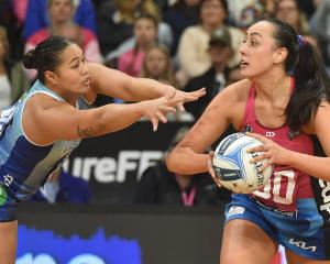 Georgia Heffernan of the Southern Steel looks to pass. Photo: Gregor Richardson
