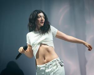 Lorde performing at the Glastonbury festival 2025. Photo: Getty / Joseph Okpako / WireImag