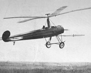 Cierva C6 Autogiro, an autogyro designed by Juan de la Cierva, is demonstrated for the British...
