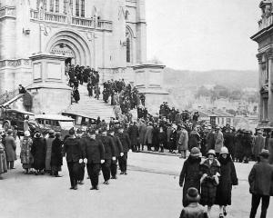 Memorial service at St Paul’s Cathedral, Dunedin, for the late Queen Alexandra. — Otago Witness,...