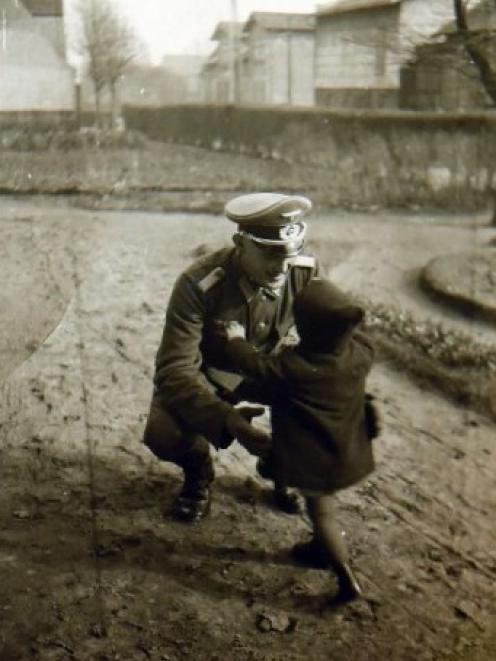 In 1941, Heinke, a toddler, runs to her father, a lieutenant in the German army, when he arrives...