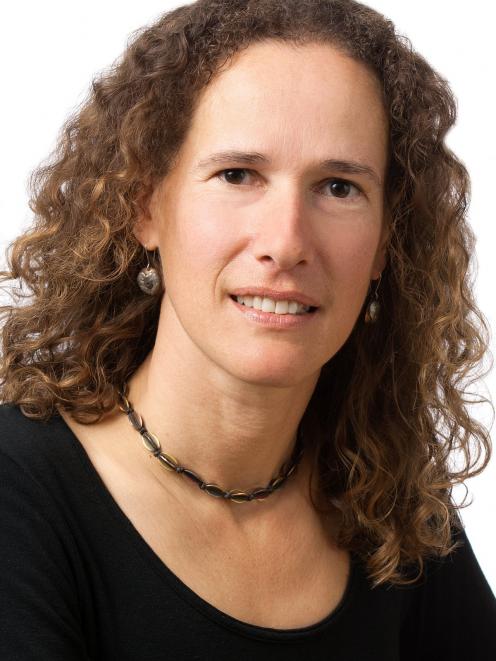 Dr Liana Machado