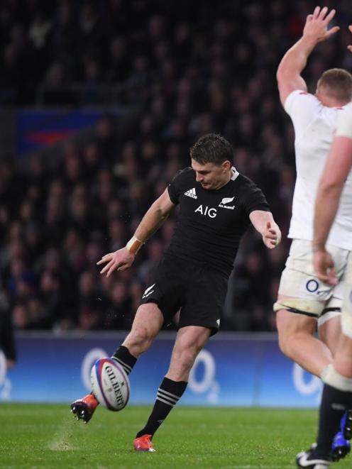 Beauden Barrett scoring the drop goal for the All Blacks. Photo: Getty Images 