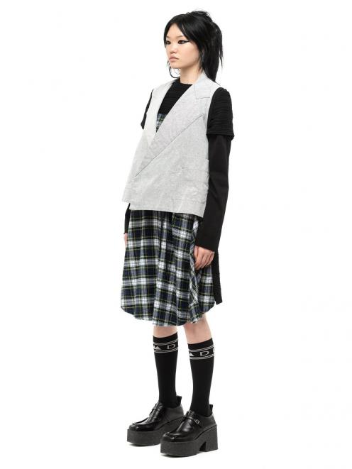 Nom*D likes a touch of uniform style