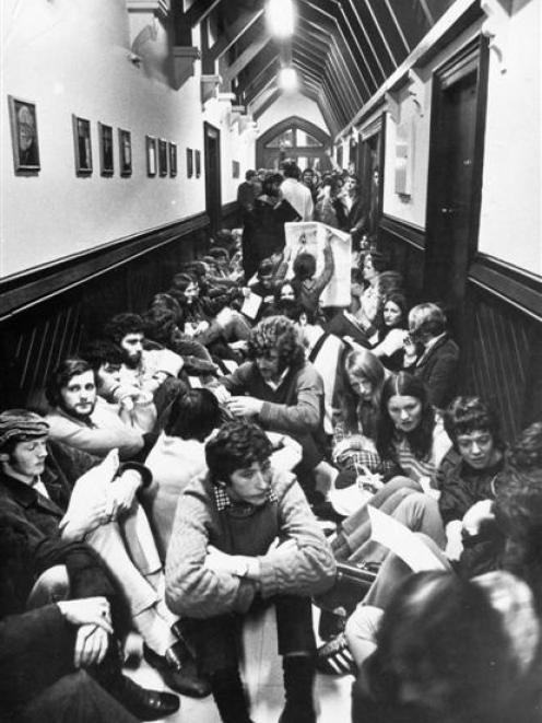 University of Otago students protest the university's harsh discipline regulations outside the chancellor's office in the registry building in 1972. PHOTO: ODT.