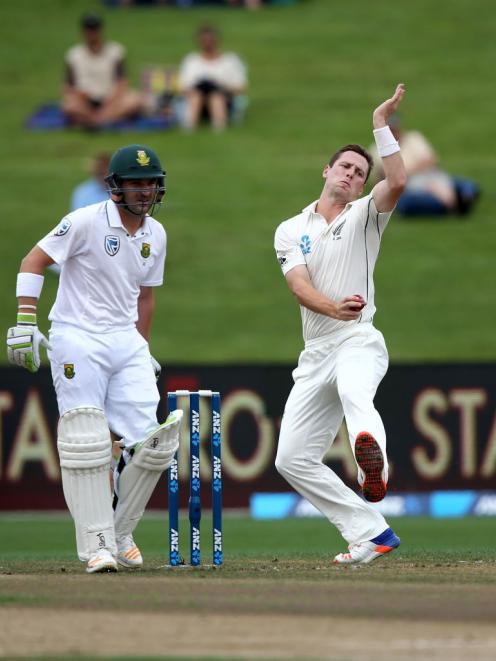 New Zealand's Matt Henry took two early wickets before lunch in Hamilton. Photo: Getty Images 
