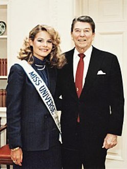 Lorraine Downes, Miss Universe 1983, with U.S President Ronald Reagan. Photo: Getty Images