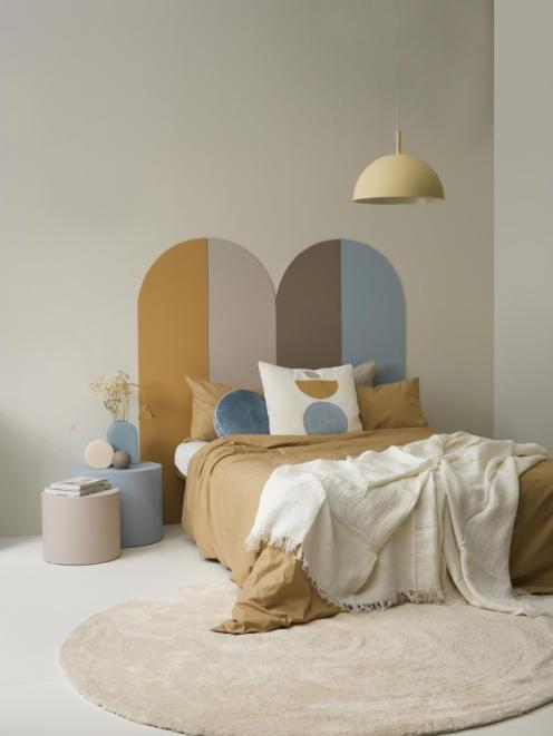 Painting a bed head can be a quick job that adds real design flair and depth to a bedroom. This...