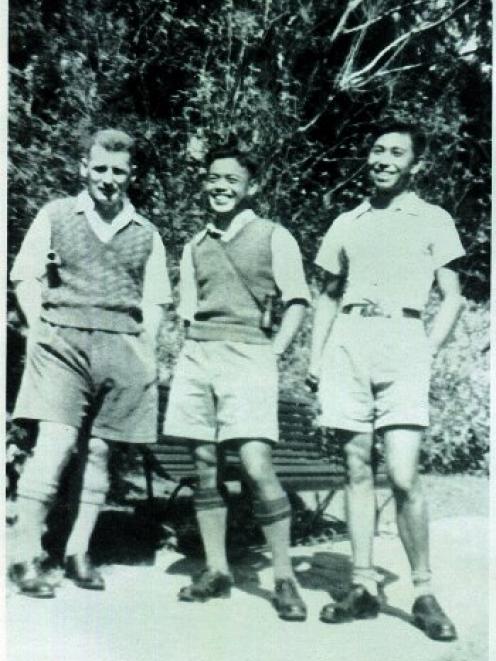 Rewi Alley with his adopted sons Alan (centre) and Mike. Photo: Rewi Alley of China