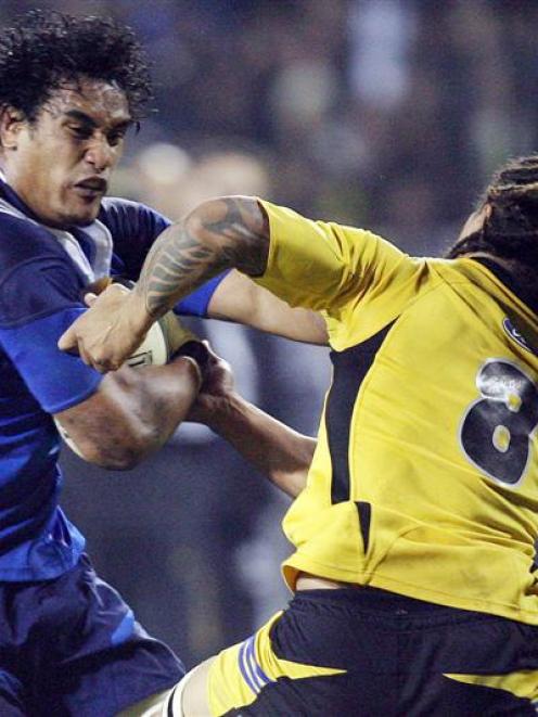 Blues flanker Jerome Kaino (left)is in the frame to replace Jerry Collins. Photo by NZPA.