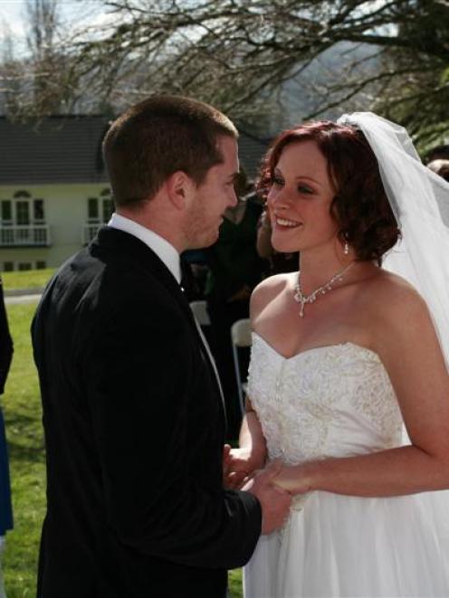 Second Hand Wedding Star Puts Garage Sale Trauma Behind Her