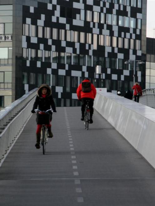 A bridge connecting Islands Brygge and Kalvebod Brygge in Copenhagen is all set up for cyclists....