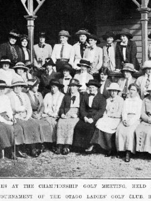 A group of ladies at the annual open tournament of the Otago Ladies' Golf Club held at Balmacewen...