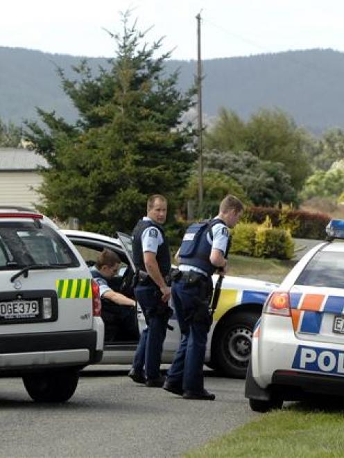 A police cordon during the armed offender emergency near Palmerston.  Photo by Linda Robertson.