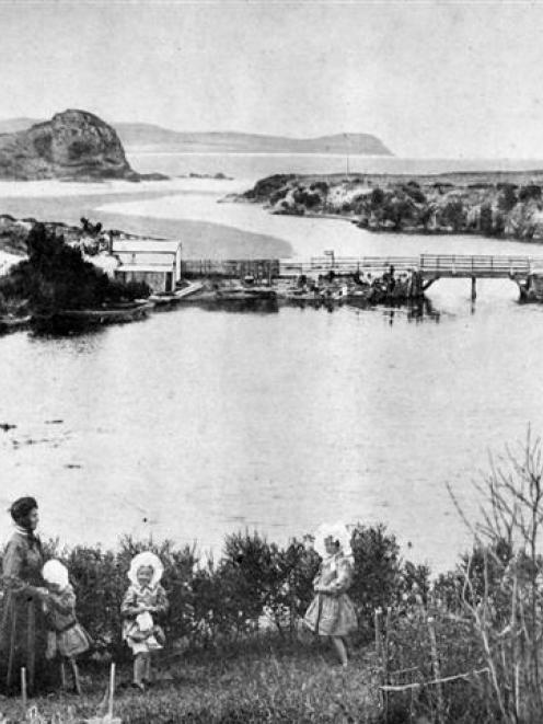 A popular sea coast resort south of Dunedin: the mouth of the Brighton lagoon. - Otago Witness,...