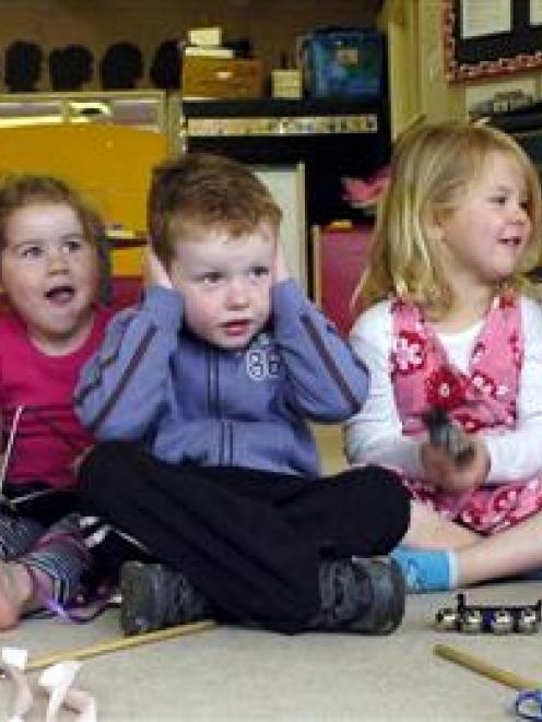 Abbotsford Kindergarten children Will Baron, Vanessa Munro, Katie Clark, Jacob Henderson, Paige...