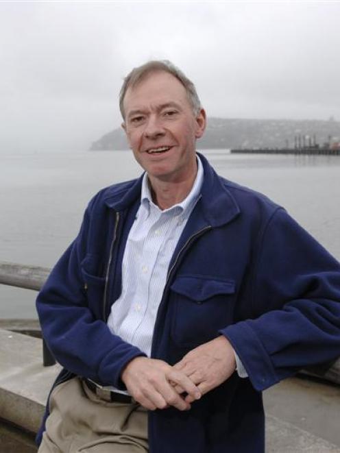 Adrian Raeside by Otago Harbour. Photo by Linda Robertson.