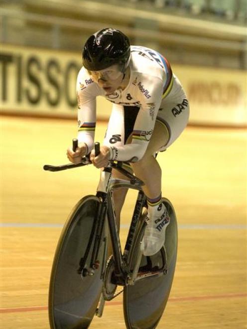 Alison Shanks in action during qualifying for the 3000m individual pursuit on the first day of...