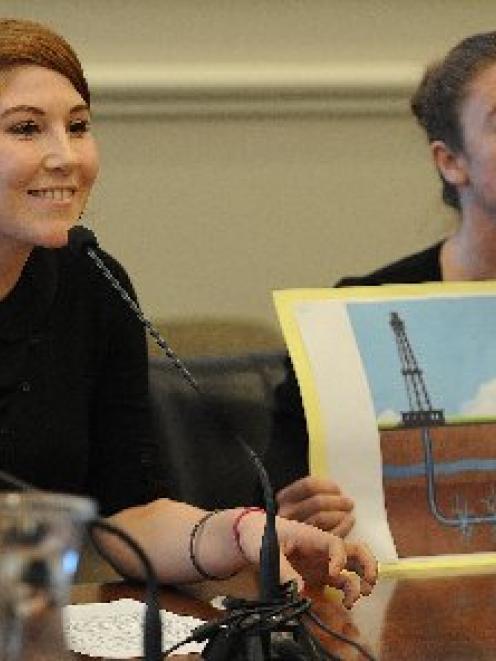 Anti-fracking campaigners Niamh O'Flynn (left) and Michelle Helliwell speak to a Dunedin City...