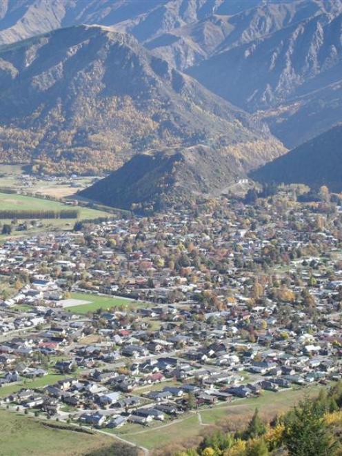 Arrowtown as seen from Tobins Track. Photo by Tracey Roxburgh.