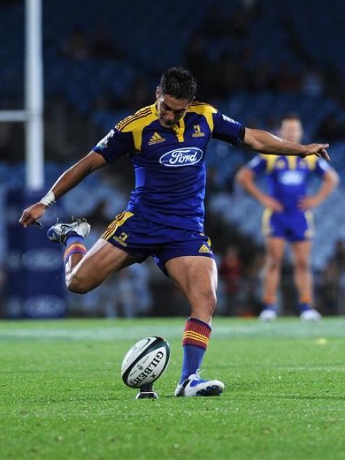 Auckland's Daniel Bowden may return to the Highlanders for a third season, as a draft player....