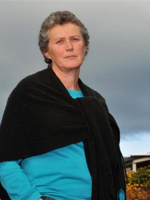 Bay View Rd, Dunedin resident Trina Lyon was unhappy about the confusion over where to get help...