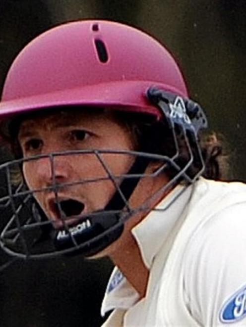 BJ Watling scored 97 not out for Northern Districts against Auckland.