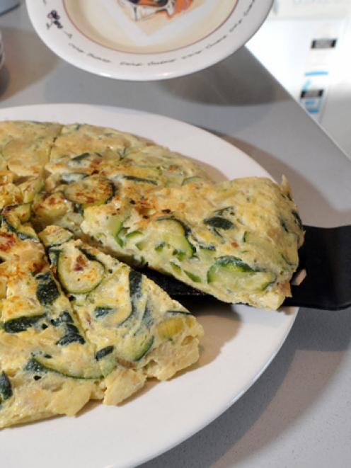 Carmen's tortilla de calabacin: Spanish omelette with zucchini. Photos by Gregor Richardson.