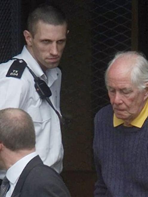 Convicted train robber Ronnie Biggs leaves Chiswick Police station on his way to court in west...