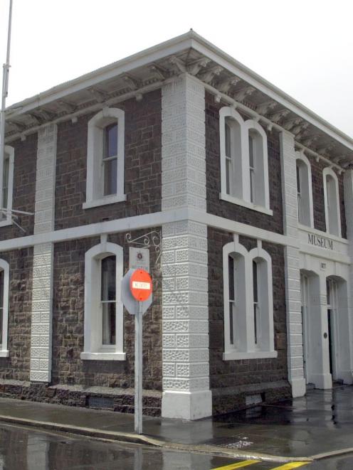 Councillors resolved that the annual $5000 civic grants for the Middlemarch and Port Chalmers (at...