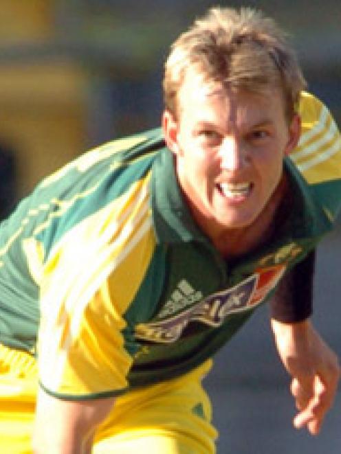 Australian cricketer brett lee australian hi-res stock photography and  images - Alamy