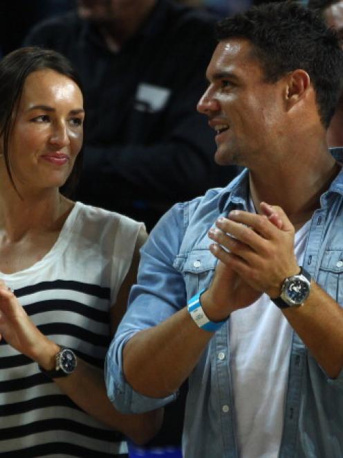 Dan Carter tweets news of first child