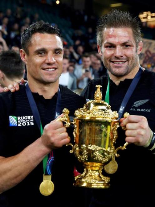 Dan Carter and Richie McCaw with the World Cup. Photo: NZ Herald
