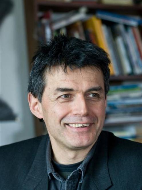 David Eggleton. Photo by Elizabeth March.