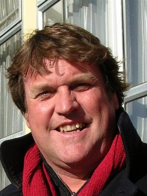 Dr David Hill