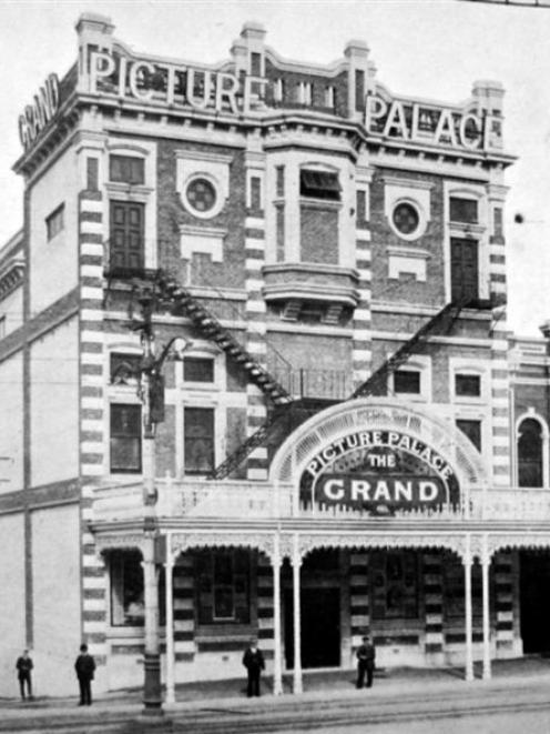 Dunedin City improvements: The new building at the corner of Princes and Jetty streets, erected...