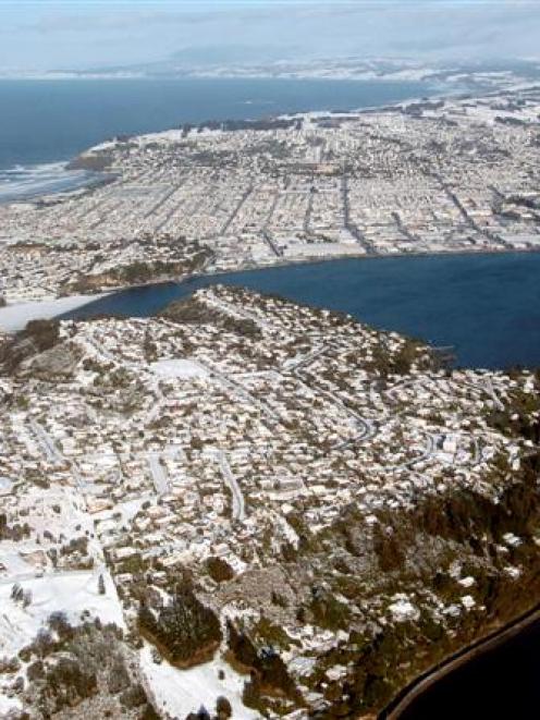 Dunedin covered in snow. Photo by ODT.