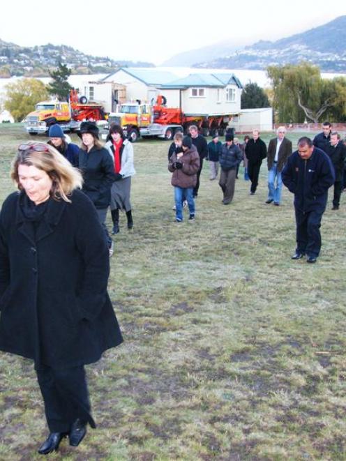 Establishment board trustee Judy Sim (left) and Debbie Swain-Rewi, wife of board iwi...