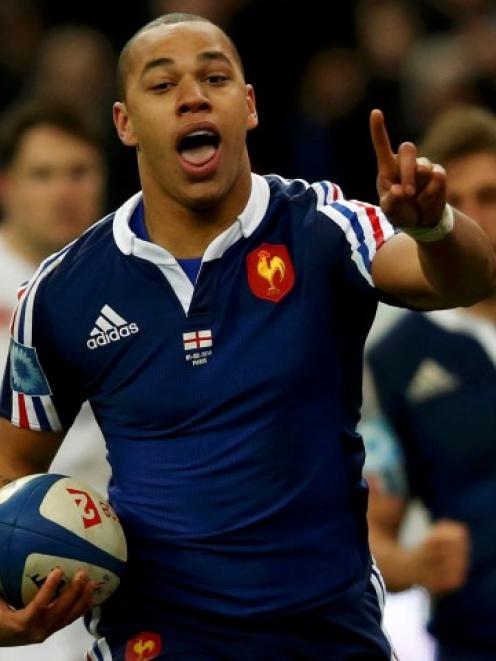 France's Gael Fickou on his way to the try line against England. REUTERS/Benoit Tessier