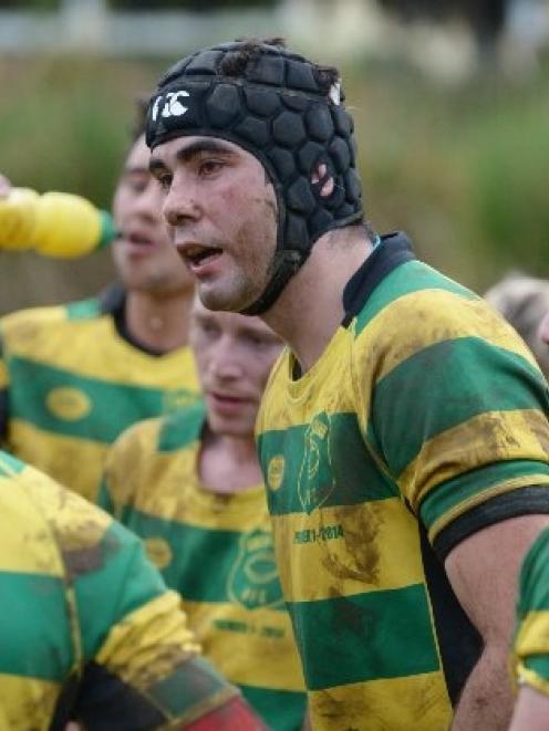 Green Island captain Jamie Waller talks to his players at Miller Park. Photo by Gerard O'Brien.