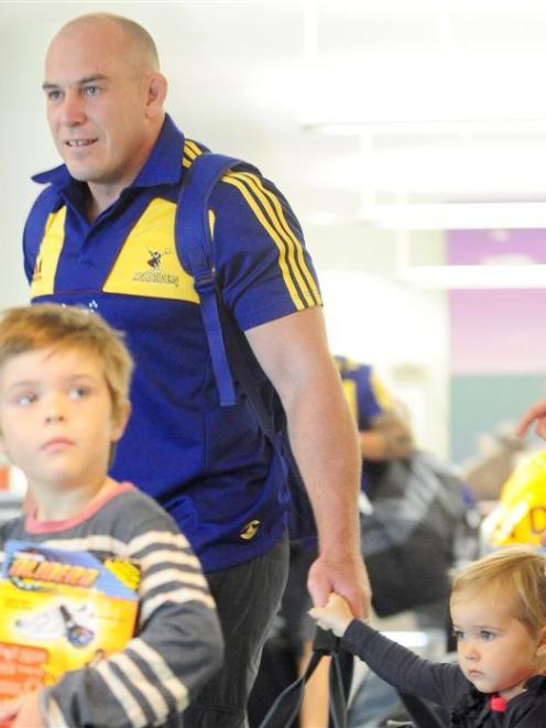 Gregor (4) and Olive (2) are pleased to welcome their dad, Highlanders hooker Jason Rutledge,...