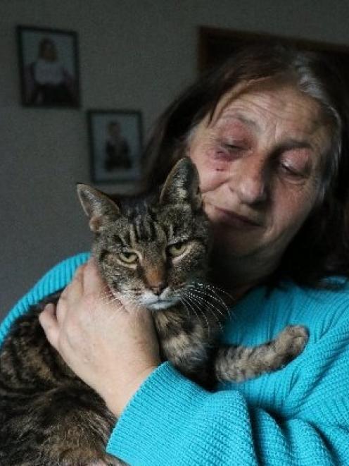 Helen Kay and cat Wibby. Photo by Rebecca Ryan.