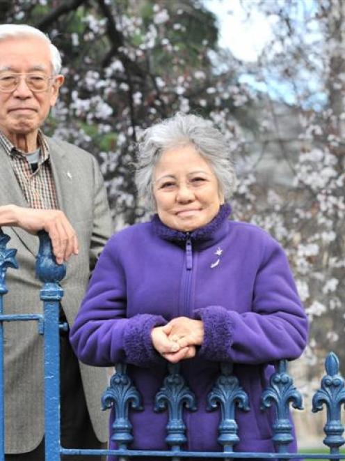 Hiroshima atomic bomb survivors Michimasa Hirata (77) and Shigeko Niimoto Sasamori (80) are  ...